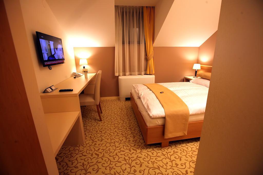 Hotel Gallus Sesvete Kültér fotó