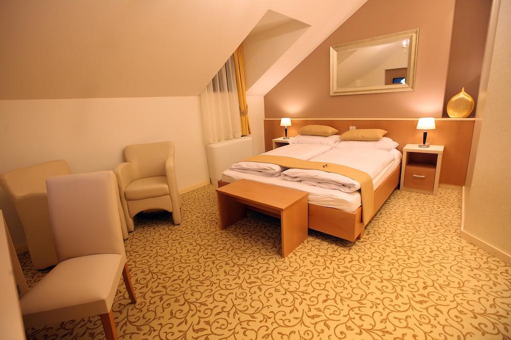 Hotel Gallus Sesvete Kültér fotó