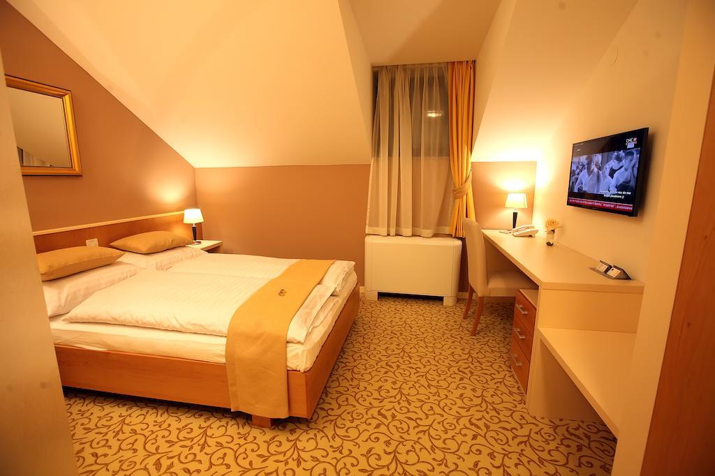 Hotel Gallus Sesvete Kültér fotó