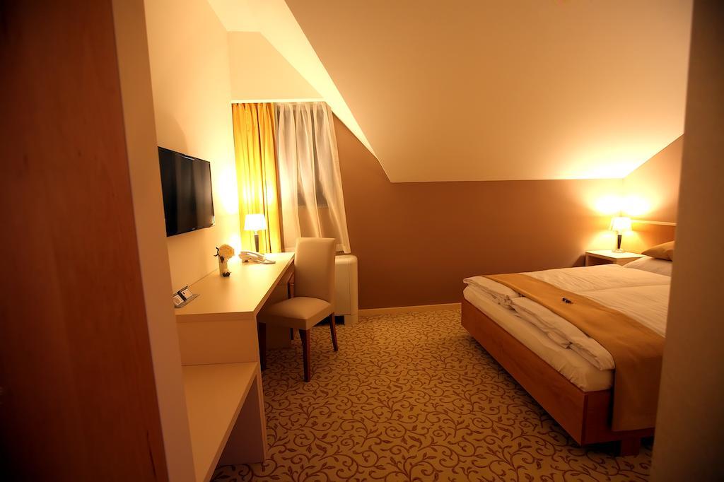Hotel Gallus Sesvete Kültér fotó