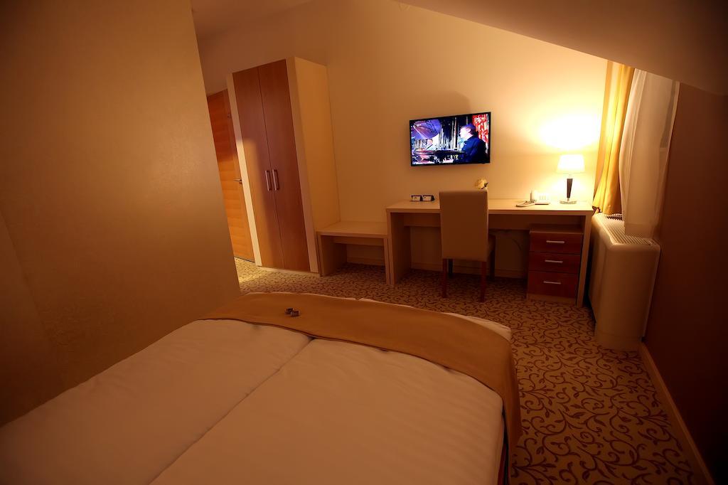 Hotel Gallus Sesvete Kültér fotó