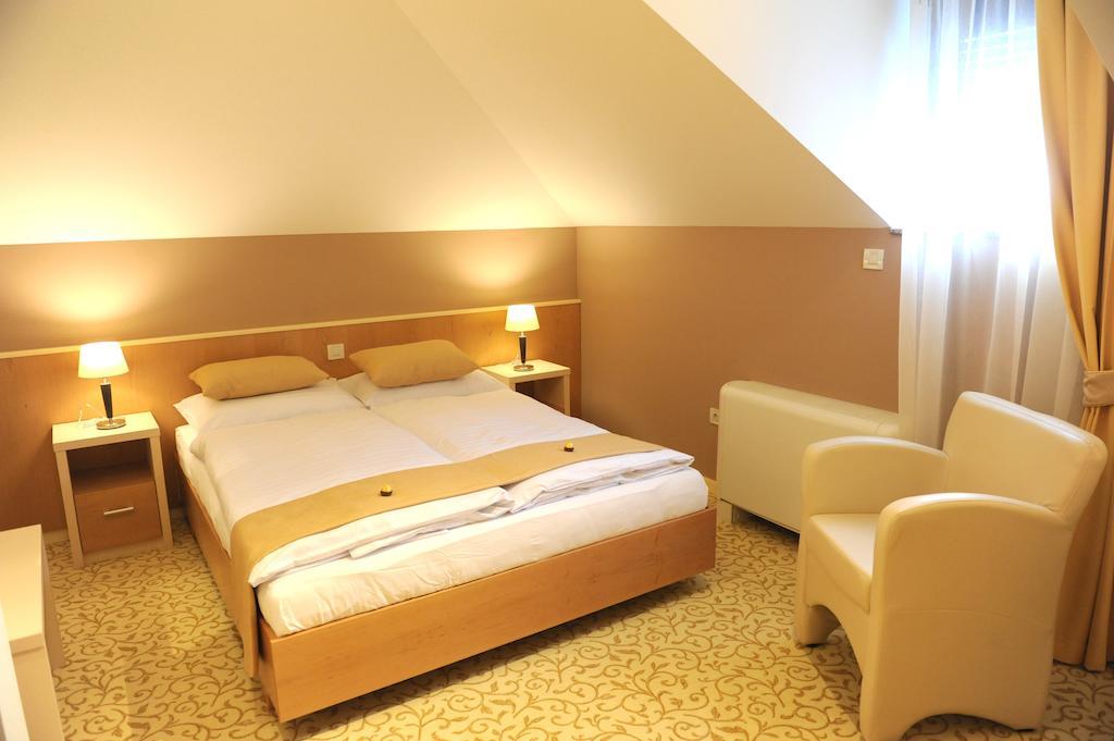 Hotel Gallus Sesvete Kültér fotó