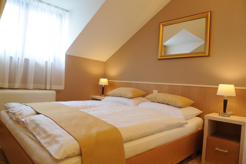 Hotel Gallus Sesvete Kültér fotó