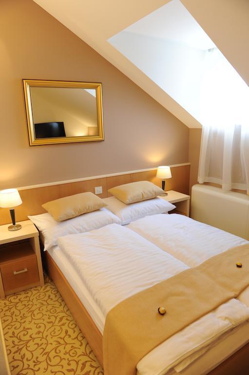 Hotel Gallus Sesvete Kültér fotó